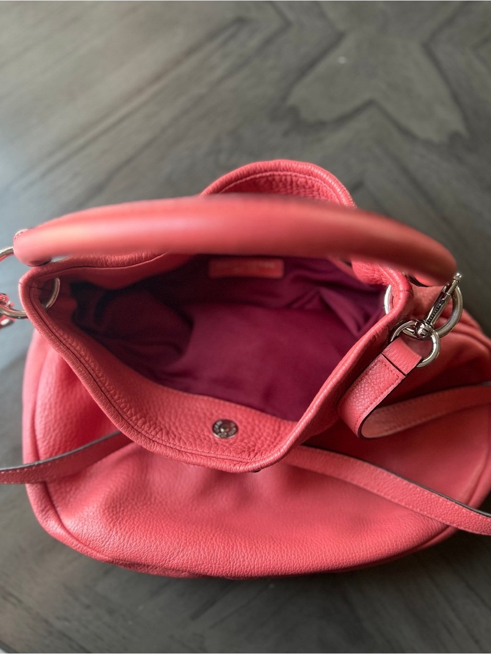 Marc Jacobs Coral Classic Q Leather Hillier Hobo Bag with Silver Hardware - Picture 3 of 12